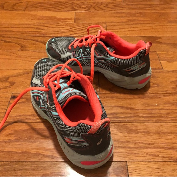 ASICS Shoes - Picture 3 of 6